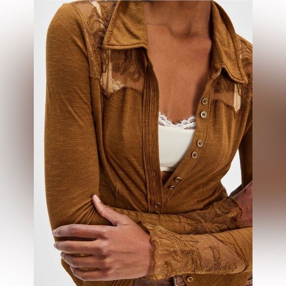 Free People Rosebud Cuff Top in Tobacco - Picture 2 of 7